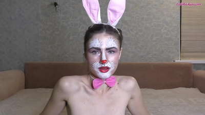 Sexy Bunny Zvinyoro Anoyamwa BFF's Huge Dick